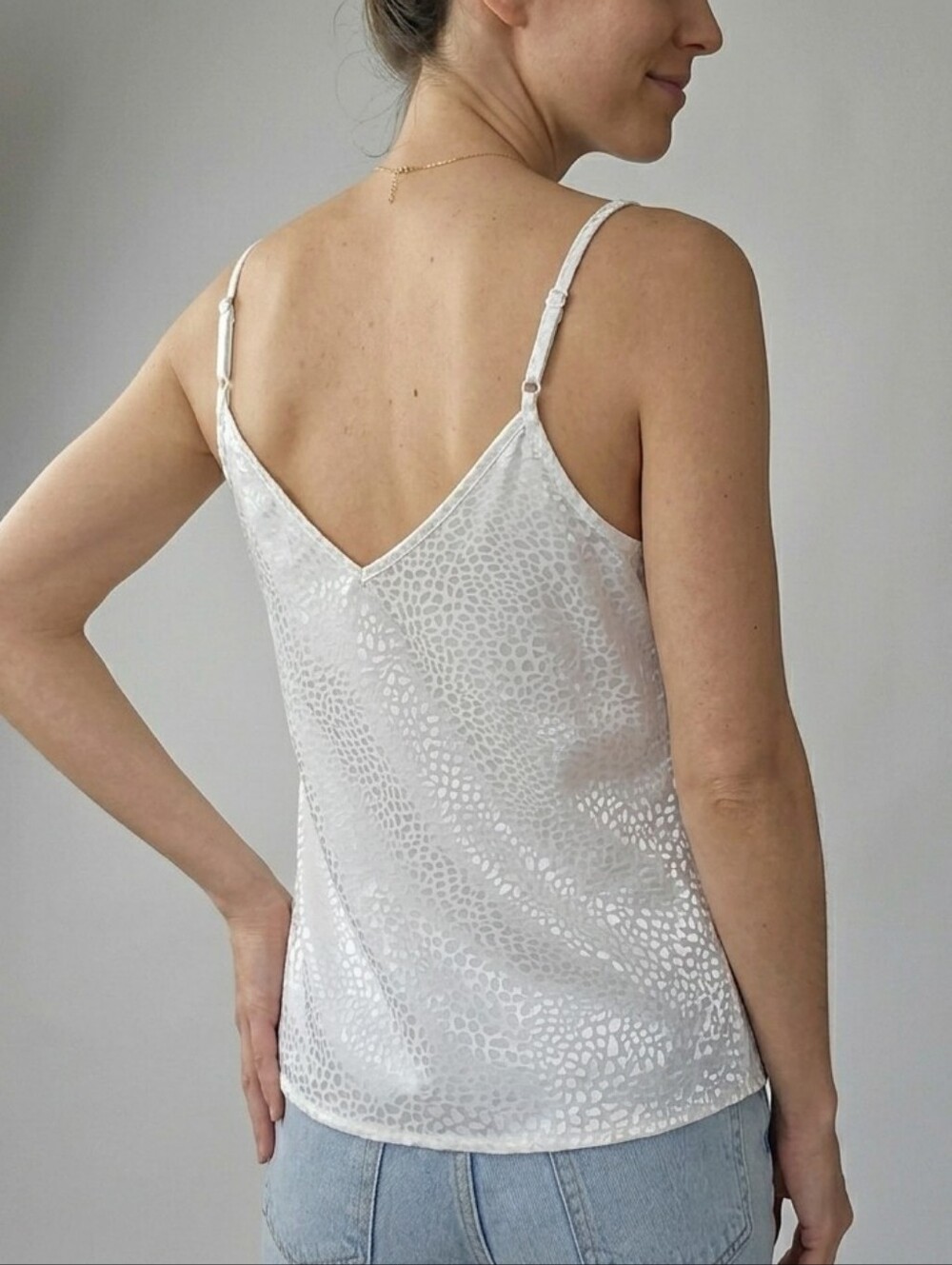 Satin White Animal Print V Neck Cami Top Adjustable Straps Camisole Top Sz Large - Picture 3 of 13